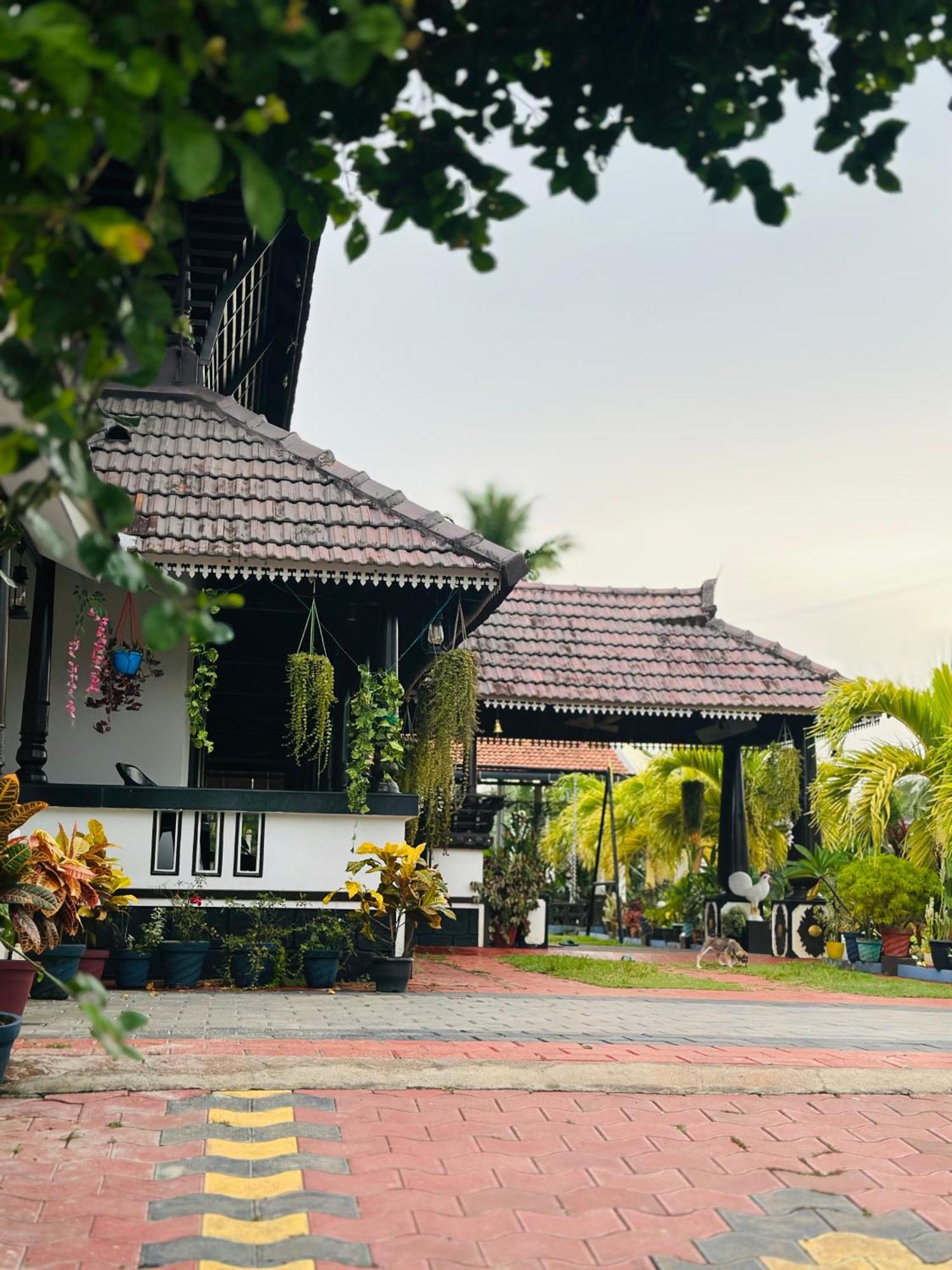 Arayathu Heritage Villa Resort Котаям Екстериор снимка